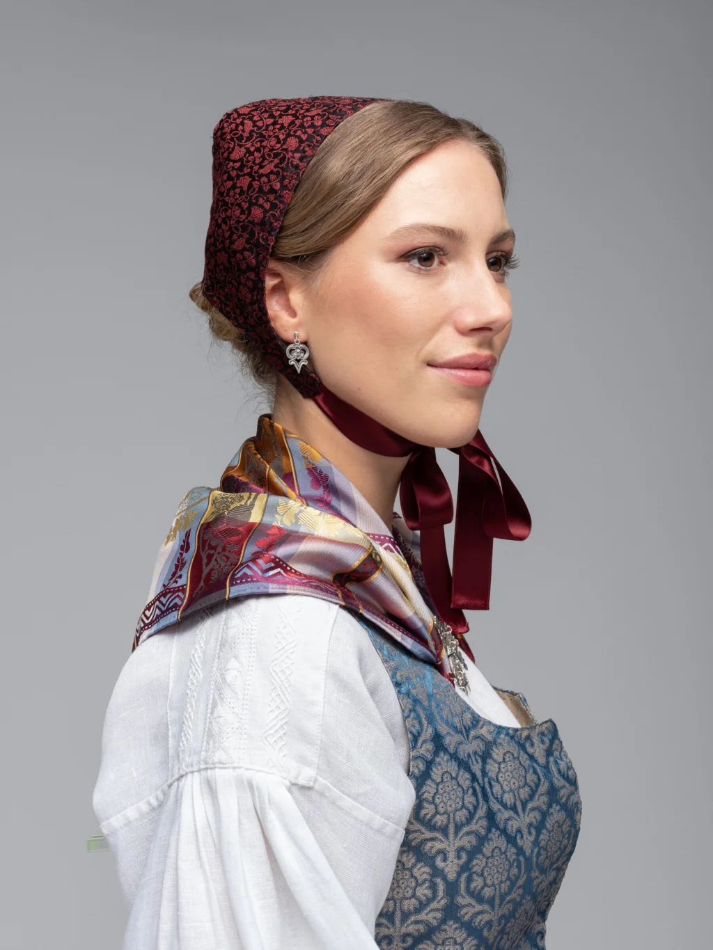 Kvinnebunad for Sør-Østerdal