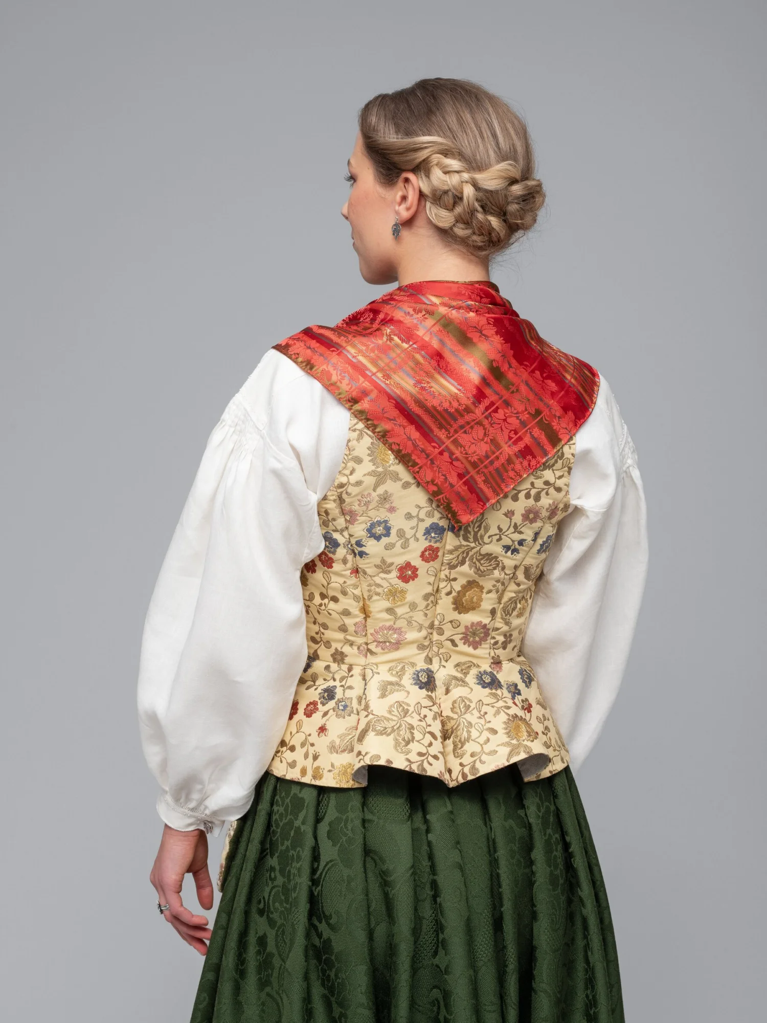 Kvinnebunad for sør-Østerdal