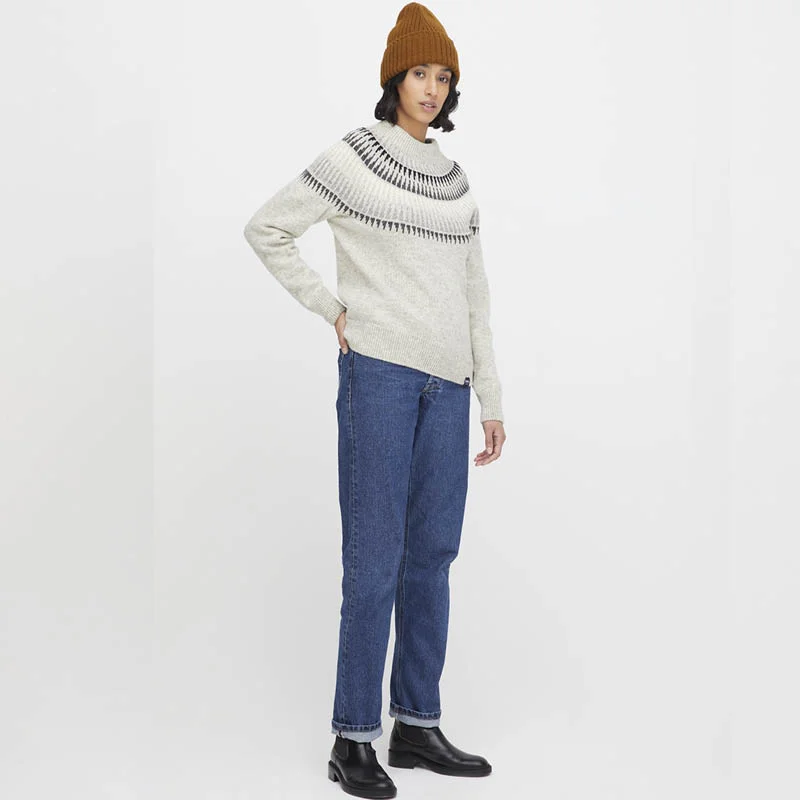 Spiret rundfelt genser