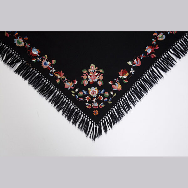 Materialpakke brodert sjal og forkle Vest-Agderbunad