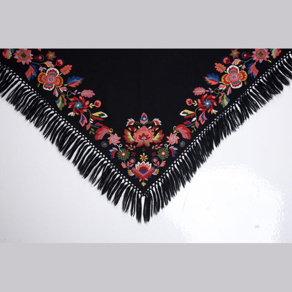 Materialpakke brodert sjal og forkle Vest-Agderbunad