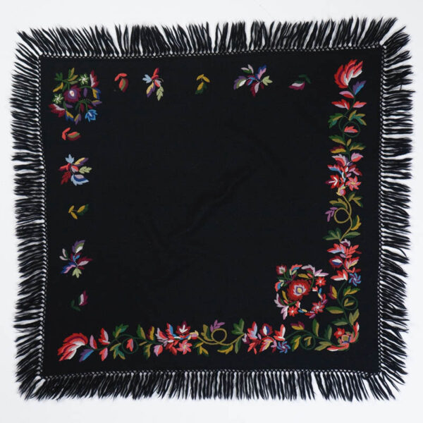 Materialpakke brodert sjal og forkle Vest-Agderbunad