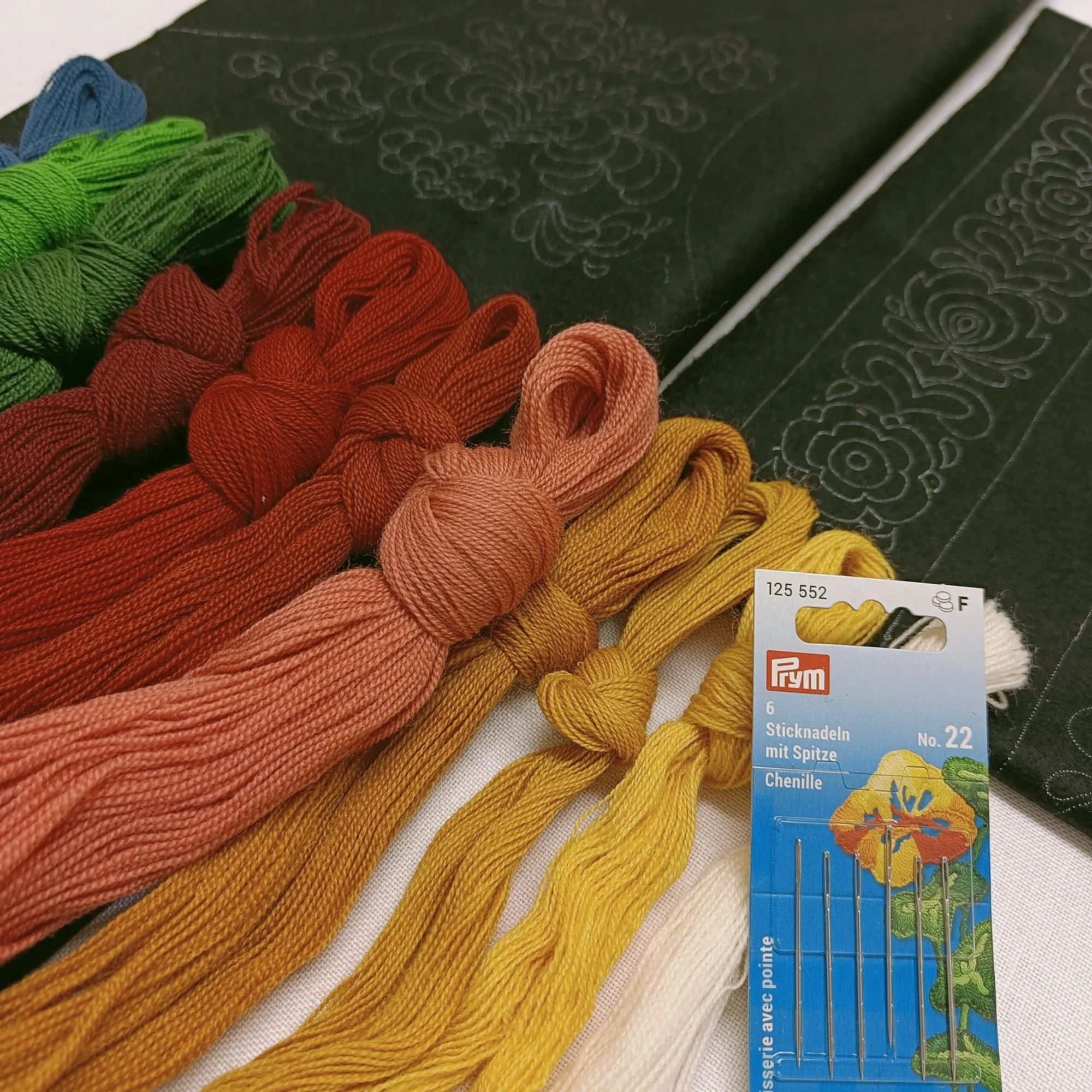 Broderingspakke til barnebunad fra Nedre Hallingdal