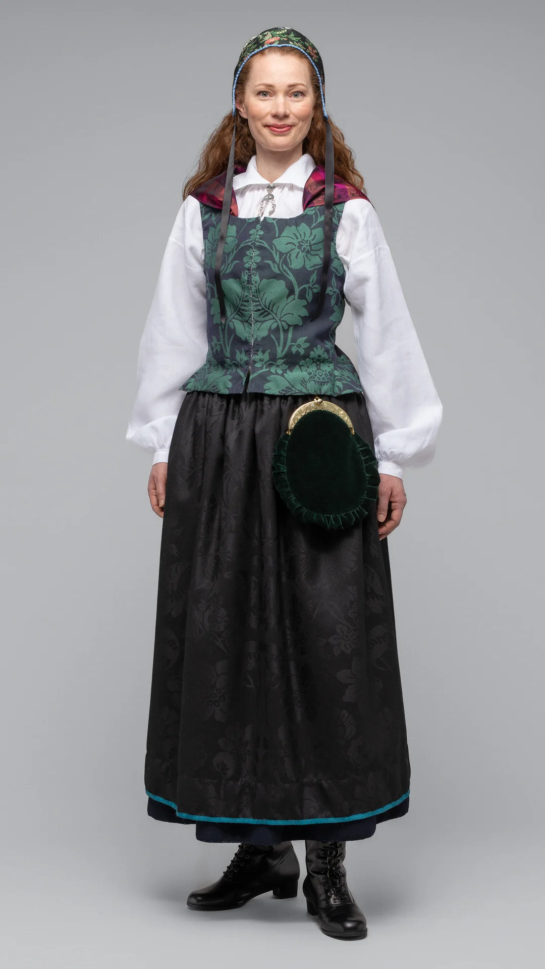 Rekonstruert bunad fra Oppdal 1790-modell - Bilde 4