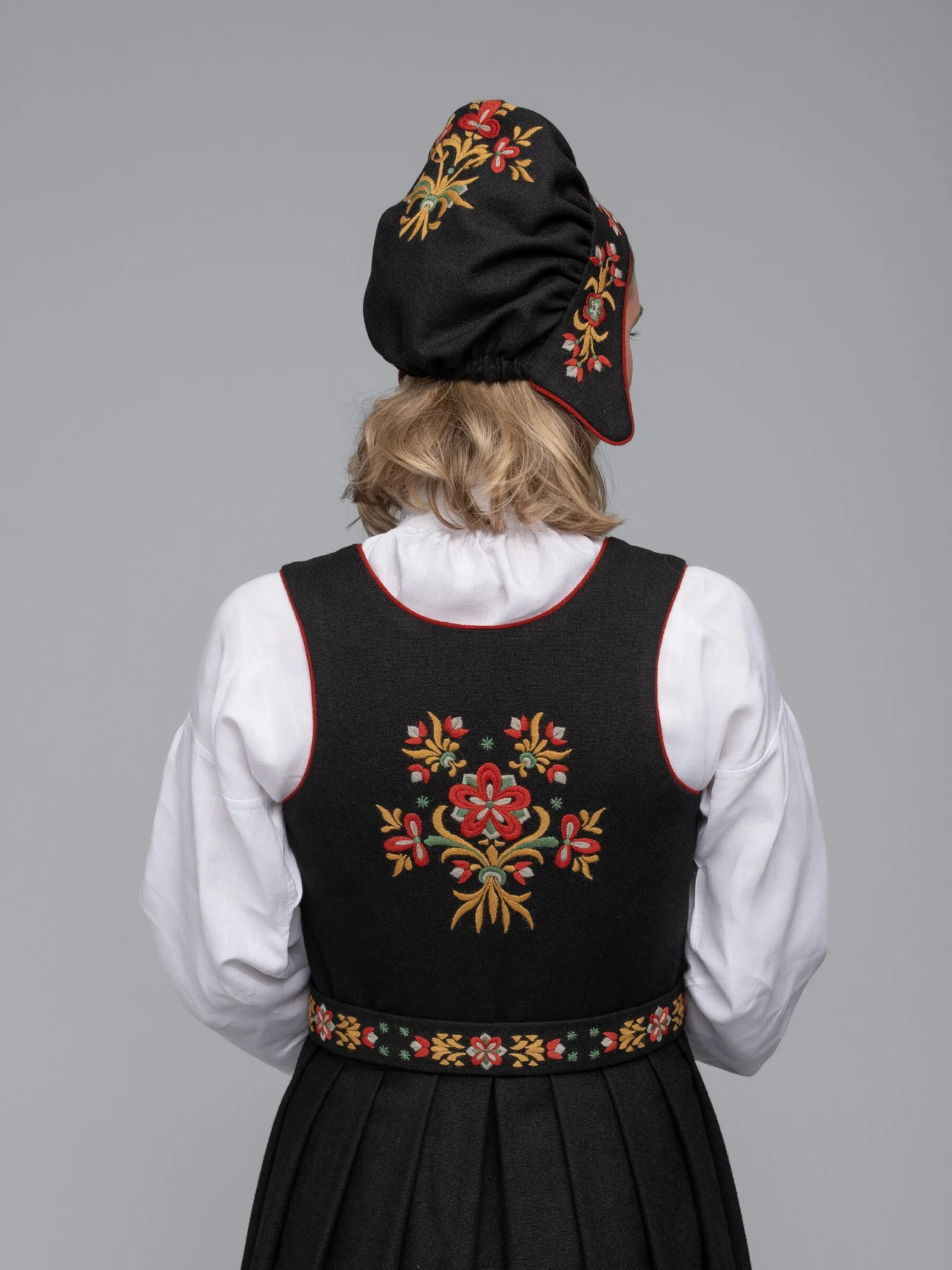 Nedre buskerudbunad