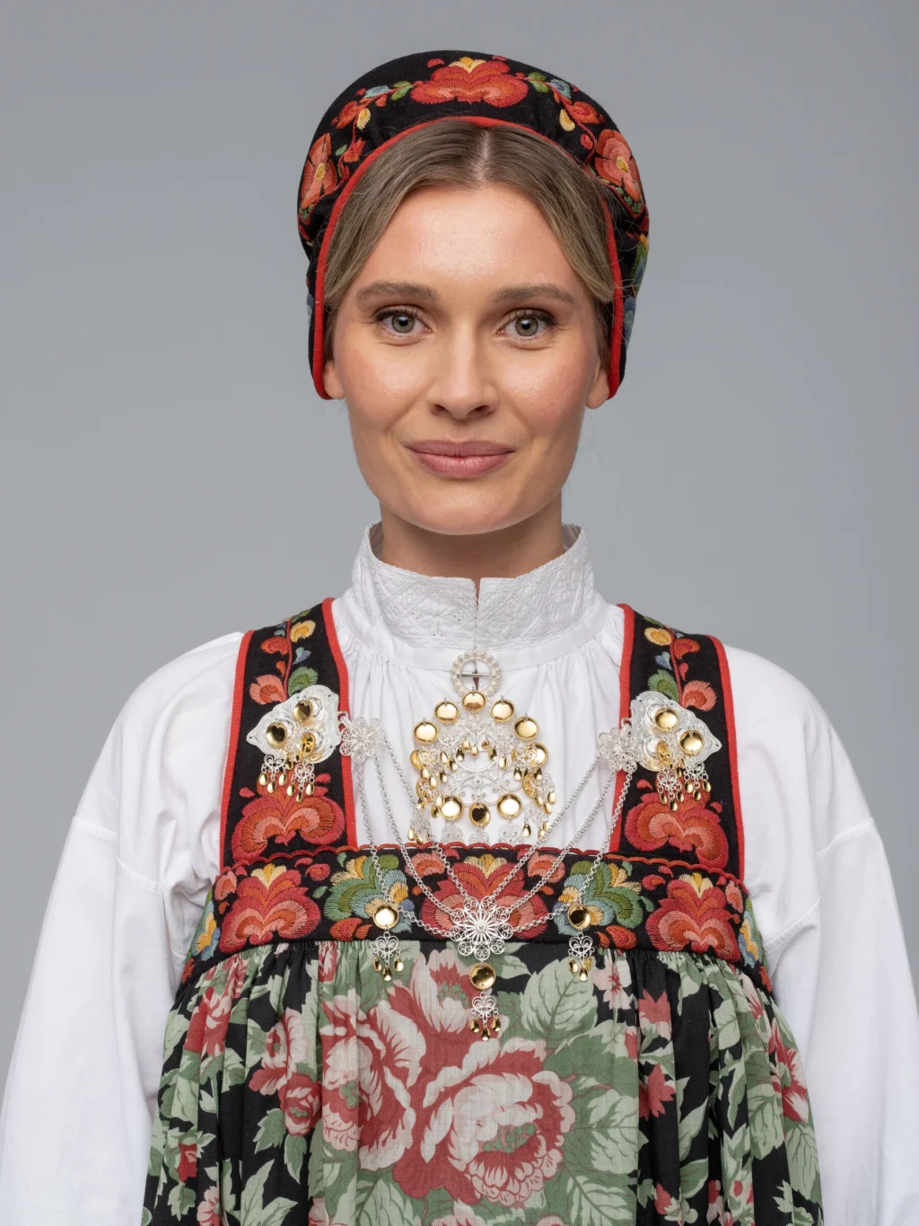 Festbunad, Nes