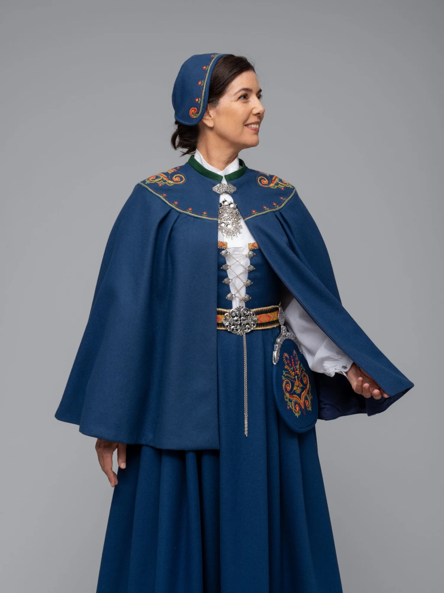 Cape Vestfoldbunad