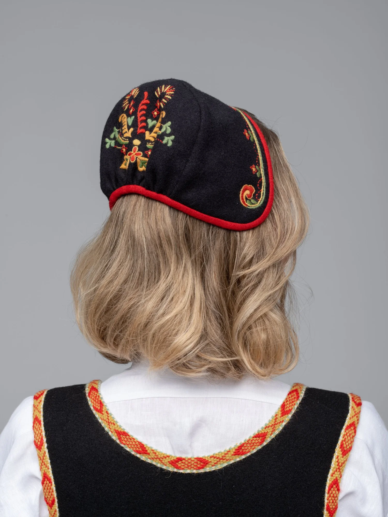 Lue sort til kvinnebunad 1932-modell
