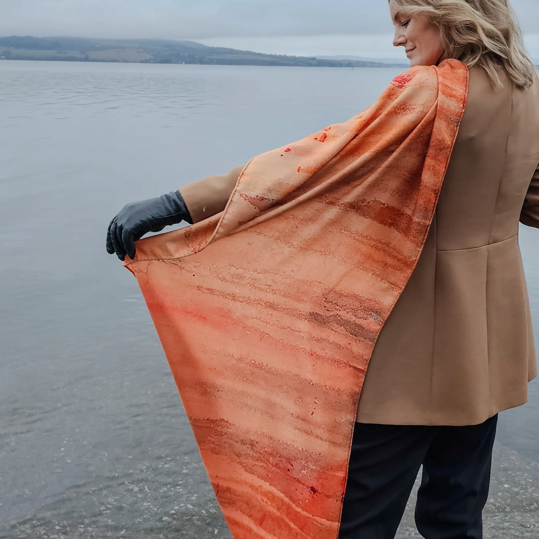 Skjerf i ull og silke Sunset coral - Bilde 1