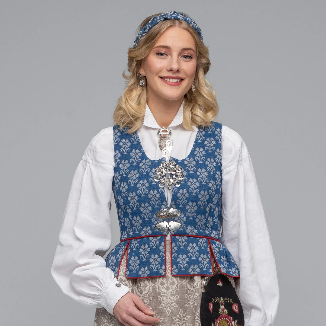 Blå trønderbunad - Bilde 1