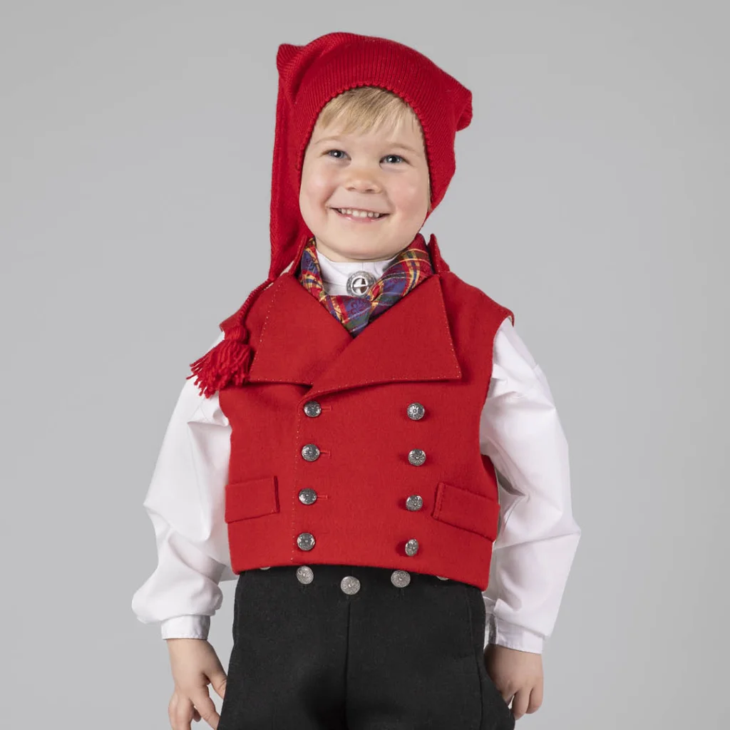 Vestfold guttebunad