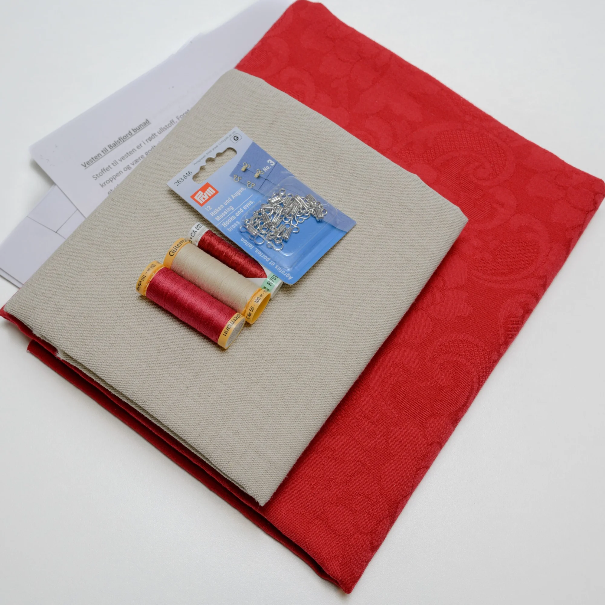 Materialpakke, rød vest til Balsfjordbunaden