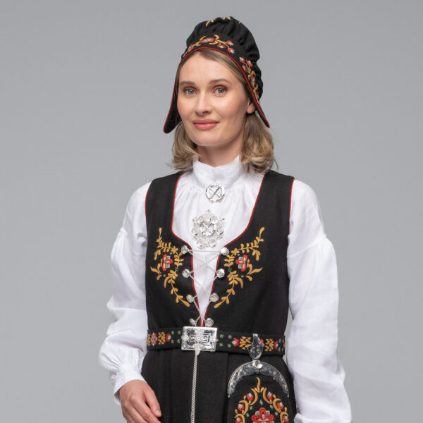 Nedre buskerudbunad
