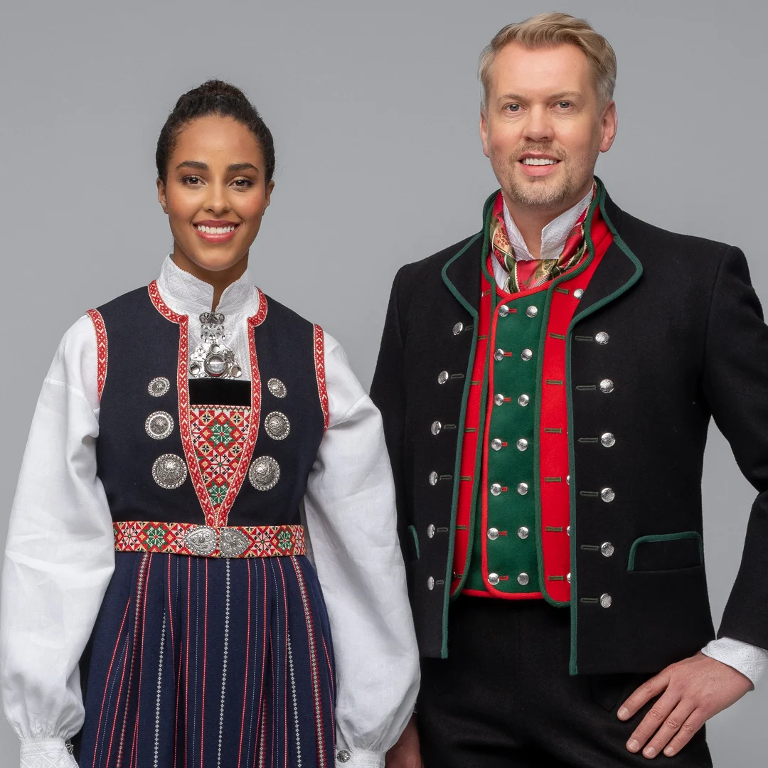 Nordhordlandbunad ytre (Kvinnebunad vinterbunad) - Bilde 1