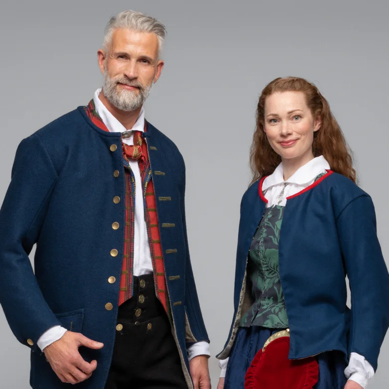 Rekonstruert bunad fra Oppdal 1790-modell