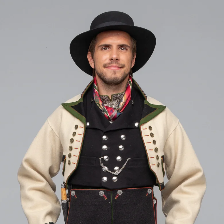 Øst-Telemark Gråtrøye (og Øst-Telemark beltestakk)