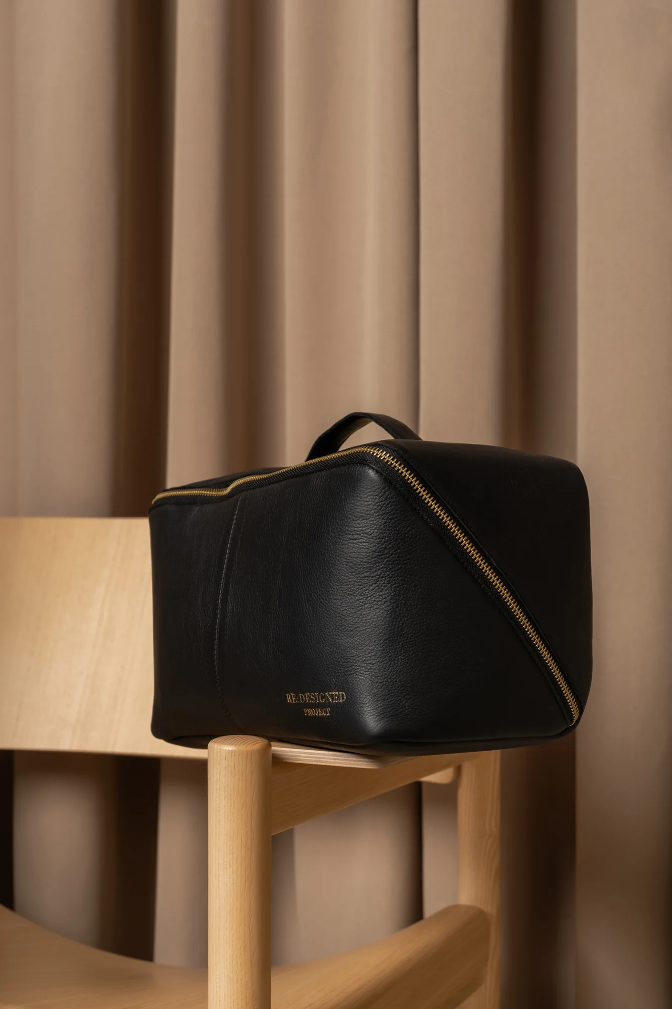 Project 10 black/gold