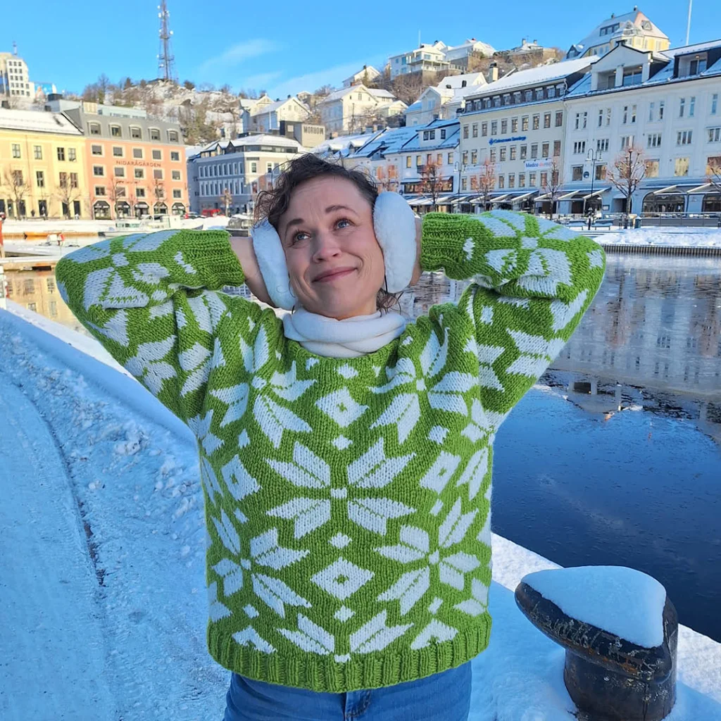 Strikkeskatt Genser med store stjerner, nr. 895 - Bilde 5