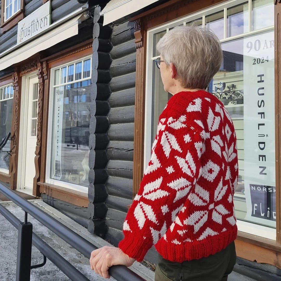 Strikkeskatt Genser med store stjerner, nr. 895