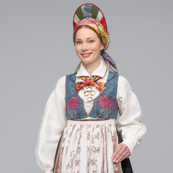 Rekonstruert Vest-Agder drakt fra 1810