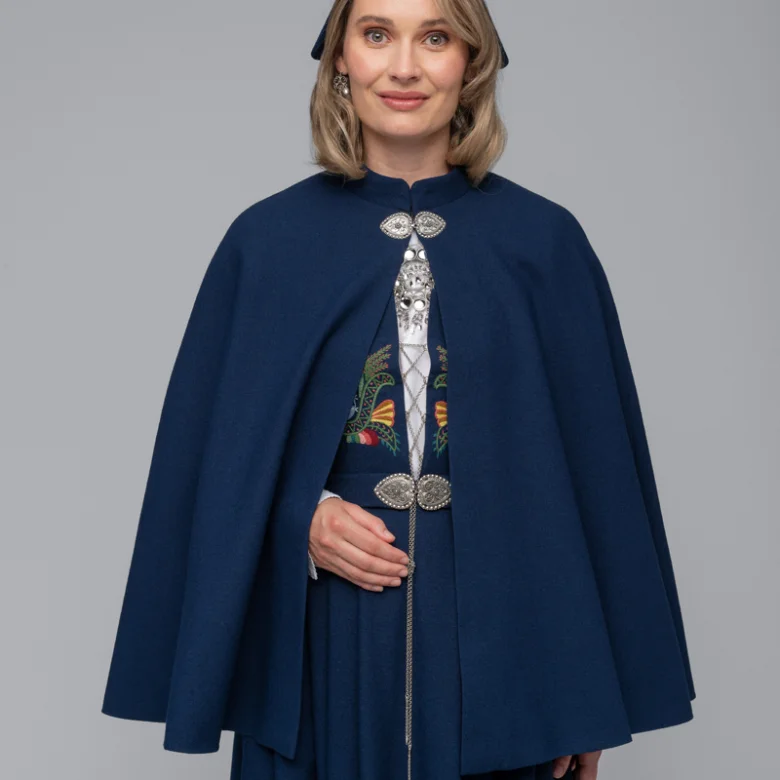 Cape til ringeriksbunad
