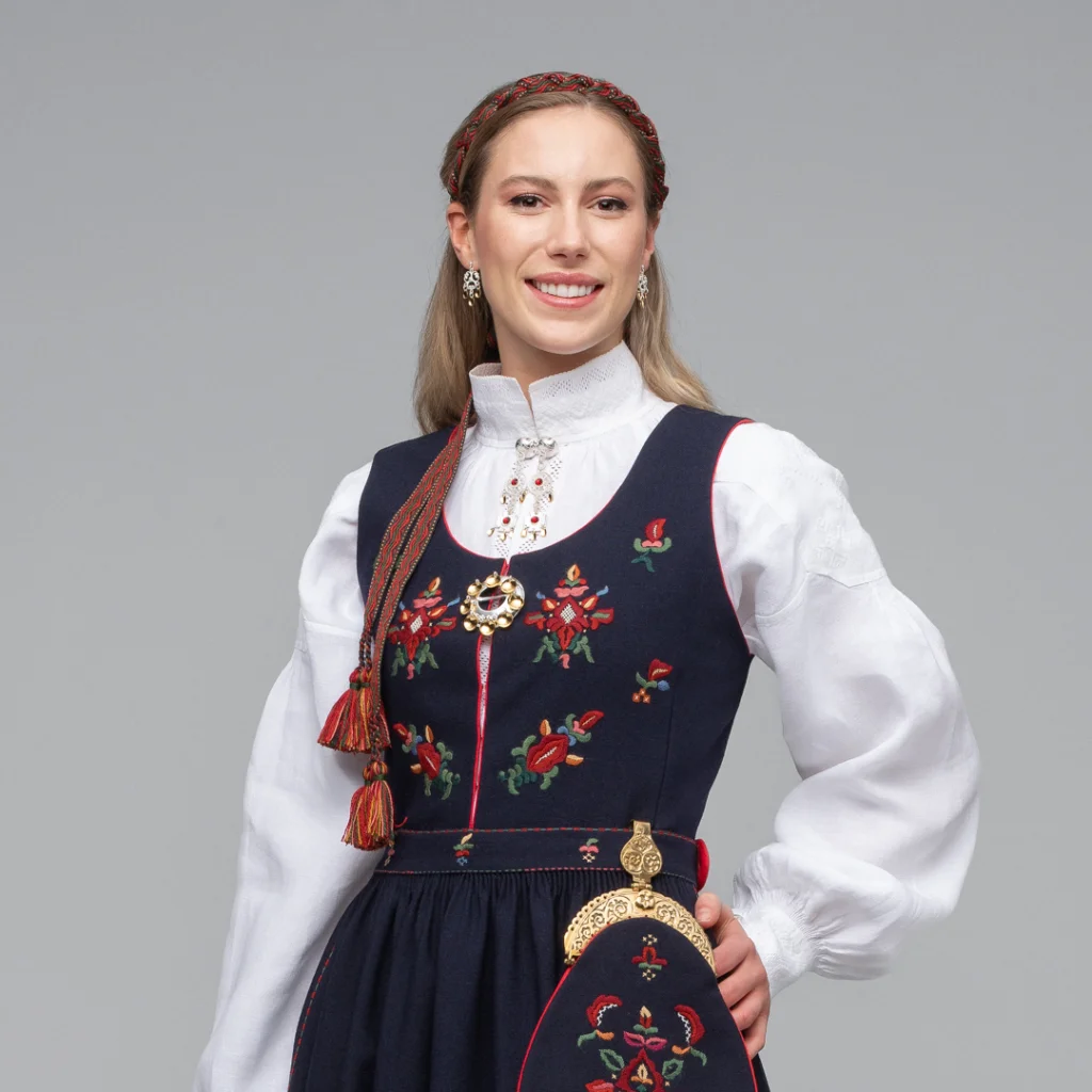 Kvinnebunad fra Skodje