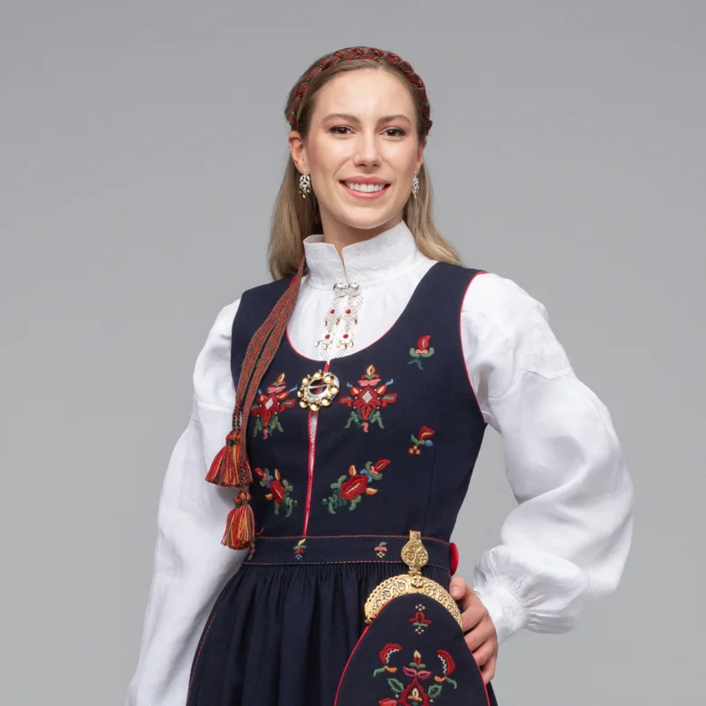 Kvinnebunad fra Skodje