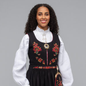 «Konfirmantpakke» Sykkylven 2 Bunad