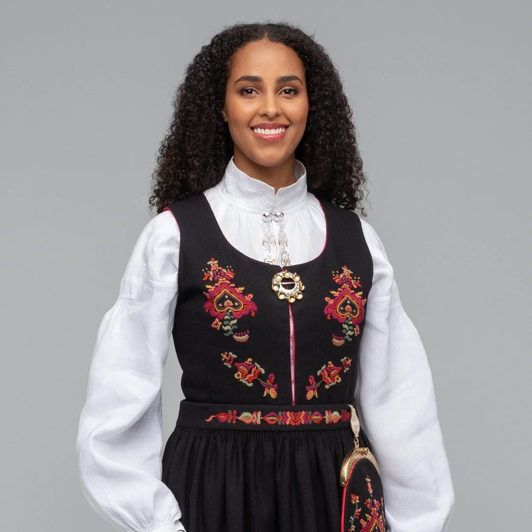 «Konfirmantpakke» Sykkylven 2 Bunad - Bilde 1