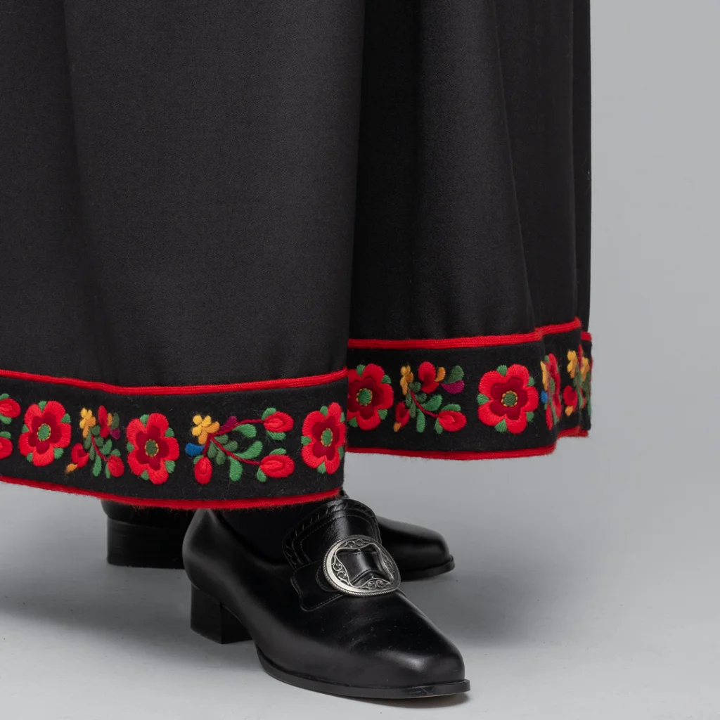 Broderingspakke til Kyrkjestakk fra Hallingdal