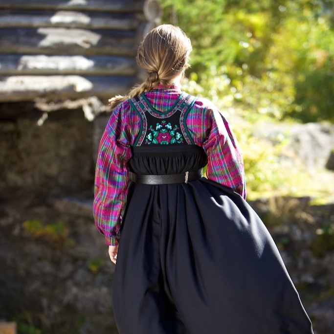 Broderingspakke til Lailastakken fra Hallingdal - Bilde 4