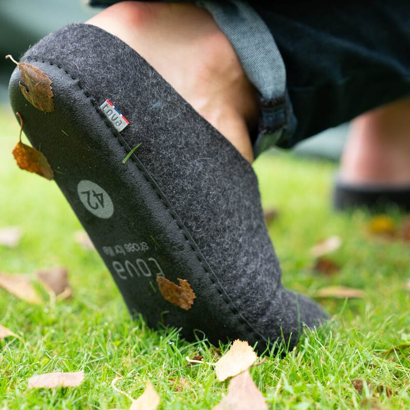 Slipper koksgrå herre, med såle som tåler vann - Bilde 2