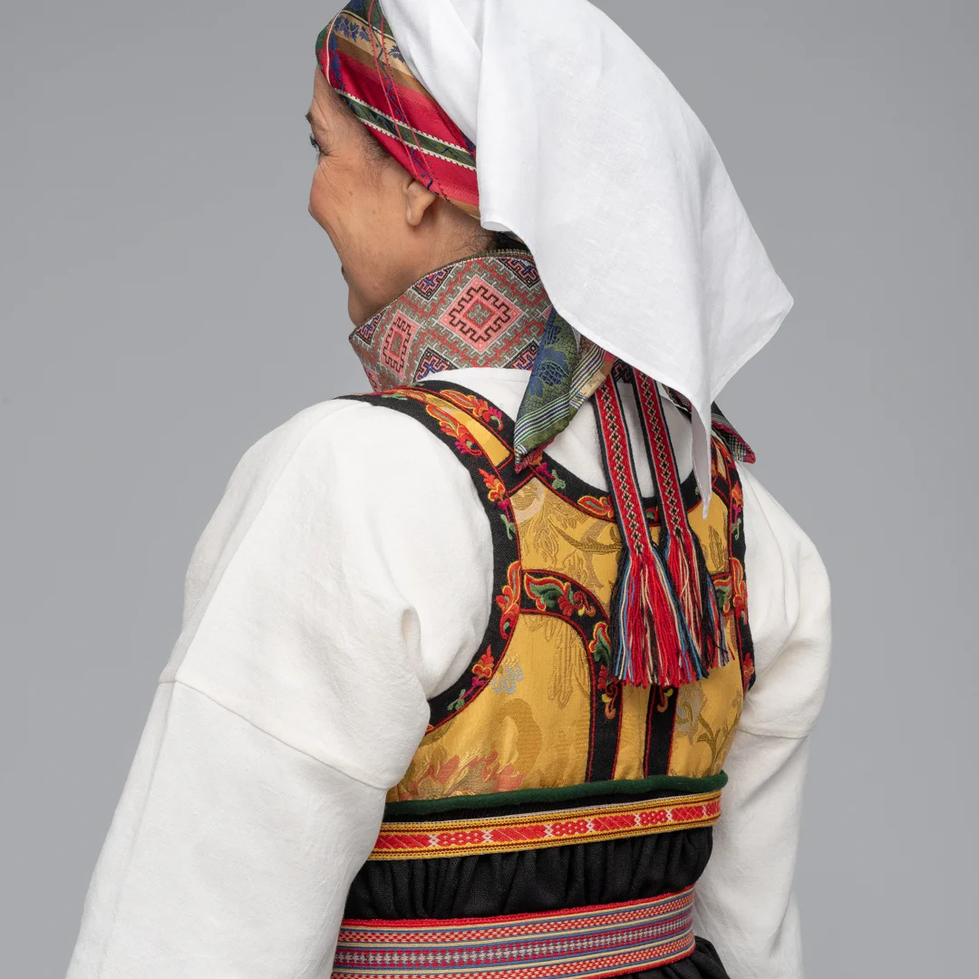 Øst-Telemark raudtrøuye vest